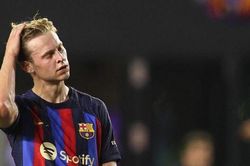 Tất tần tật về vụ De Jong bị 'tống tiền' và sự tàn nhẫn của Barca