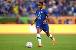 Chelsea có sẵn áo số 9, nhưng Raheem Sterling không dám chọn