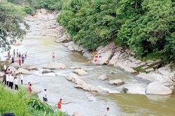 Sa Pa: 1 người mất tích do trượt chân rơi xuống suối Mường Hoa