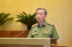 Bộ trưởng Bộ Công an: Sẽ bổ sung nơi sinh trong mẫu hộ chiếu mới