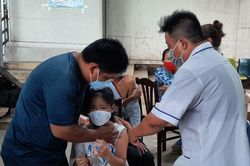 Tiêm vaccine phòng Covid-19 mũi nhắc lại để có miễn dịch bền vững