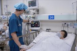 Cảnh báo nguy hiểm từ rượu pha cồn công nghiệp