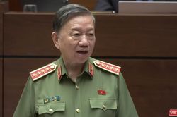 Đại tướng Tô Lâm: Bộ Công an không có chủ trương thu sổ hộ khẩu giấy, sổ còn giá trị đến 31/12/2022