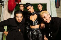 Trọng Hiếu gây tranh cãi khi diện croptop khoe bụng, khoét ngực trong MV mới