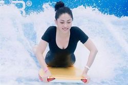 Phương Nga sexy hết nấc vẫn nhận kết 'đắng' qua ống kính của chồng, Bảo Thy lại khác hẳn