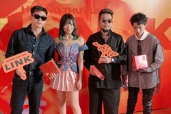 Gil Lê từ chối đứng kế Hoàng Thùy Linh trên thảm đỏ, đàng gái vẫn ôm hôn thắm thiết