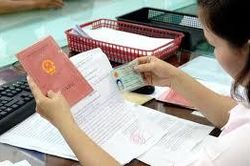 Đến 31/12/2022, hộ khẩu giấy không còn giá trị; Bộ Công an không có chủ trương thu hộ khẩu của người dân