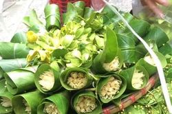 Nhớ đĩa hoa cúng rằm của bà