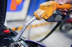 Giá xăng có thể về mức 23.000 đồng/lít nếu không trích quỹ bình ổn giá