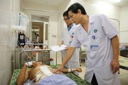 Cứu sống bệnh nhân sốc mất máu do bị vật nhọn đâm thấu bụng