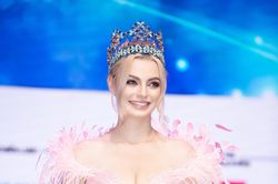 Đương kim Hoa hậu Thế giới rạng rỡ trước thềm Chung kết Miss World Vietnam 2022