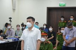 Tòa bác yêu cầu thay đổi kiểm sát viên của cựu đại tá Phùng Anh Lê
