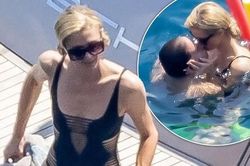 Paris Hilton gây bất ngờ với thân hình cơ bắp, ôm hôn chồng ngọt ngào trên biển