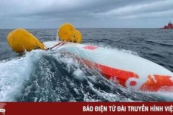 Cụ ông 62 tuổi sống sót sau 16 giờ mắc kẹt trong thuyền buồm bị lật ở Đại Tây Dương