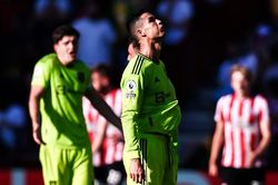 Ronaldo và phản ứng khi rời sân của Brentford