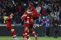 Soi kèo nhà cái Salernitana vs Roma. Nhận định, dự đoán bóng đá Ý (01h45, 15/8)