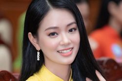 Học vấn 'không phải dạng vừa' của cô gái hụt giải Hoa hậu - Bùi Khánh Linh
