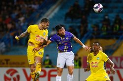 Trực tiếp bóng đá Hà Nội FC 2-1 HAGL: 3 bàn trong 7 phút