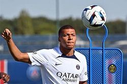 Mbappe tự ứng cử ở Top 3 Quả Bóng Vàng 2022