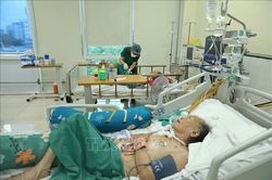 Nhiều ca mắc COVID-19 phải nhập viện
