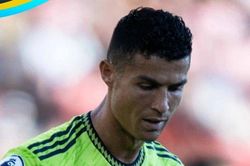 MU cảnh cáo sẽ chấm dứt hợp đồng nếu Ronaldo không đổi thái độ