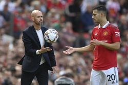 Tiền vệ tuyển Pháp đặt chân đến Anh, sẵn sàng gia nhập Man United