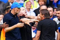 Tuchel và Conte nhận thêm án phạt sau màn xô xát