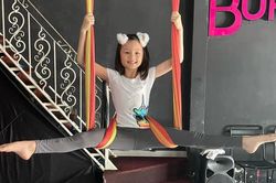 Ca sĩ Phương Vy tự hào vì con gái mê tập yoga, tránh xa điện thoại, iPad