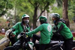Grab thu 'phụ phí nắng nóng', tài xế có được hưởng?