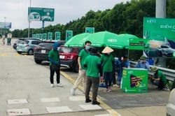 Trước ngày 20.8, phải khắc phục lỗi dán chồng thẻ thu phí không dừng