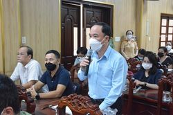 Người dân TPHCM băn khoăn về việc thu hồi sổ hộ khẩu