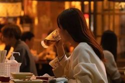 Nhật Bản khuyến khích người dân uống nhiều rượu hơn