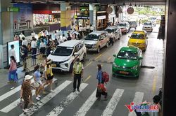 Những việc tài xế taxi, xe công nghệ không được phép làm ở sân bay Tân Sơn Nhất