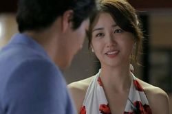 Ra sân bay tiễn bạn trai đi Nhật, tôi 'khóc ngất' khi anh quay lại dúi thứ này vào tay
