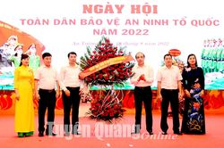 Đồng chí Bí thư Tỉnh ủy Chẩu Văn Lâm dự Ngày hội Toàn dân bảo vệ an ninh Tổ quốc tại phường An Tường