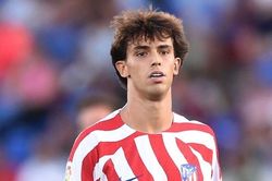Atletico từ chối đề nghị 130 triệu euro của MU