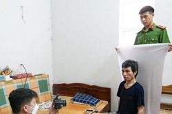 Công an đến tận nhà làm thủ tục cấp căn cước gắn chíp cho công dân