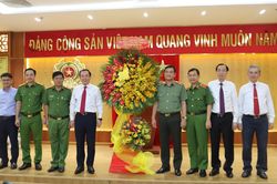 Công an TP.Hồ Chí Minh lớn mạnh cùng Thành phố Anh hùng!