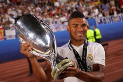 Cơ hội để Casemiro ra sân trước Liverpool