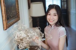 Nữ sinh 19 tuổi lập công ty, nhận giải thưởng của Anh