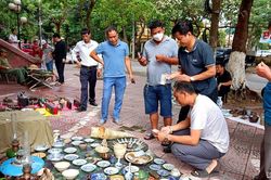 Độc đáo khu chợ có hàng trăm món đồ cổ tại Nghệ An