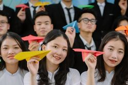 Cô bé 'hạt tiêu' và bí quyết học giỏi đều