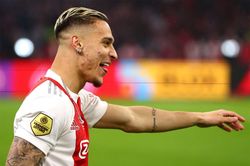 'Trò cưng' của Ten Hag có động thái lạ, Ronaldo coi như 'cầu được ước thấy'