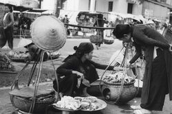 Triển lãm 'Gánh hàng rong và những tiếng rao trên đường phố Hà Nội'