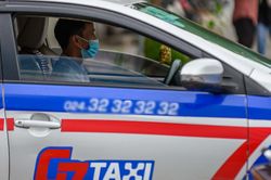 Giá cước taxi giảm 10%