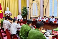 Chủ tịch nước Nguyễn Xuân Phúc làm việc với Thường trực Hội đồng Tư vấn đặc xá
