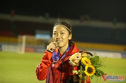 Huỳnh Như nói gì trước khi sang Bồ Đào Nha chơi bóng
