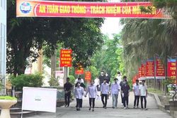 Học sinh háo hức ngày tựu trường