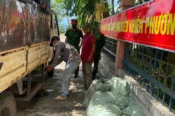 Bắt xe chở 200 kg da, mỡ bò không rõ nguồn gốc