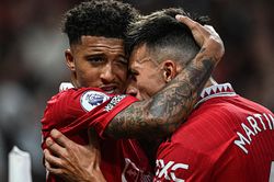 MU đừng để sự yếu kém của Liverpool đánh lừa